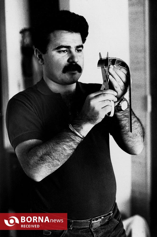 عکاسی را در خیابانهای انقلاب یاد گرفتم، نه در کلاس درس/ عکاسی را در خیابانهای انقلاب یاد گرفتم، نه در کلاس درس/ تنها جایی که هنوز از آن عکس نگرفتهام، کره ماه است! / عکاسی را در خیابانهای انقلاب یاد گرفتم، نه در کلاس درس/ عکاسی را در خیابانهای انقلاب یاد گرفتم، نه در کلاس درس/ تنها جایی که هنوز از آن عکس نگرفتهام، کره ماه است! /