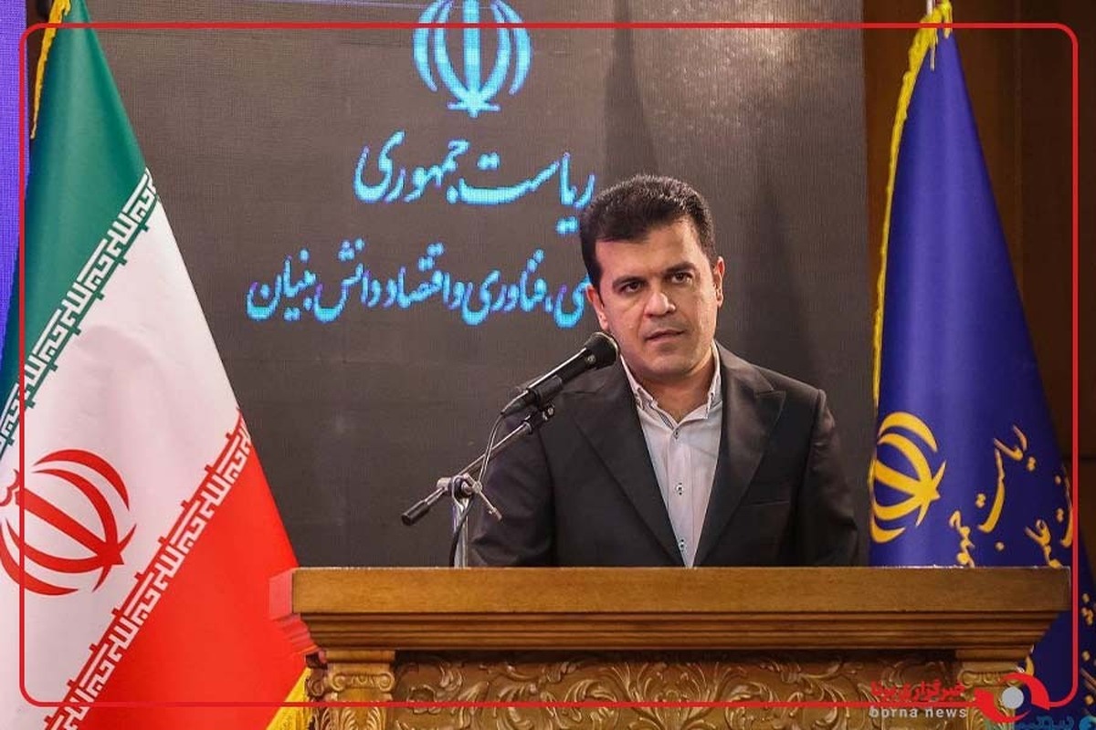 افشین معاون علمی فناوری واقتصاد دانش بنیان : سرمایه اولیه صندوق زیرساخت هوش مصنوعی ۱۰ همت است