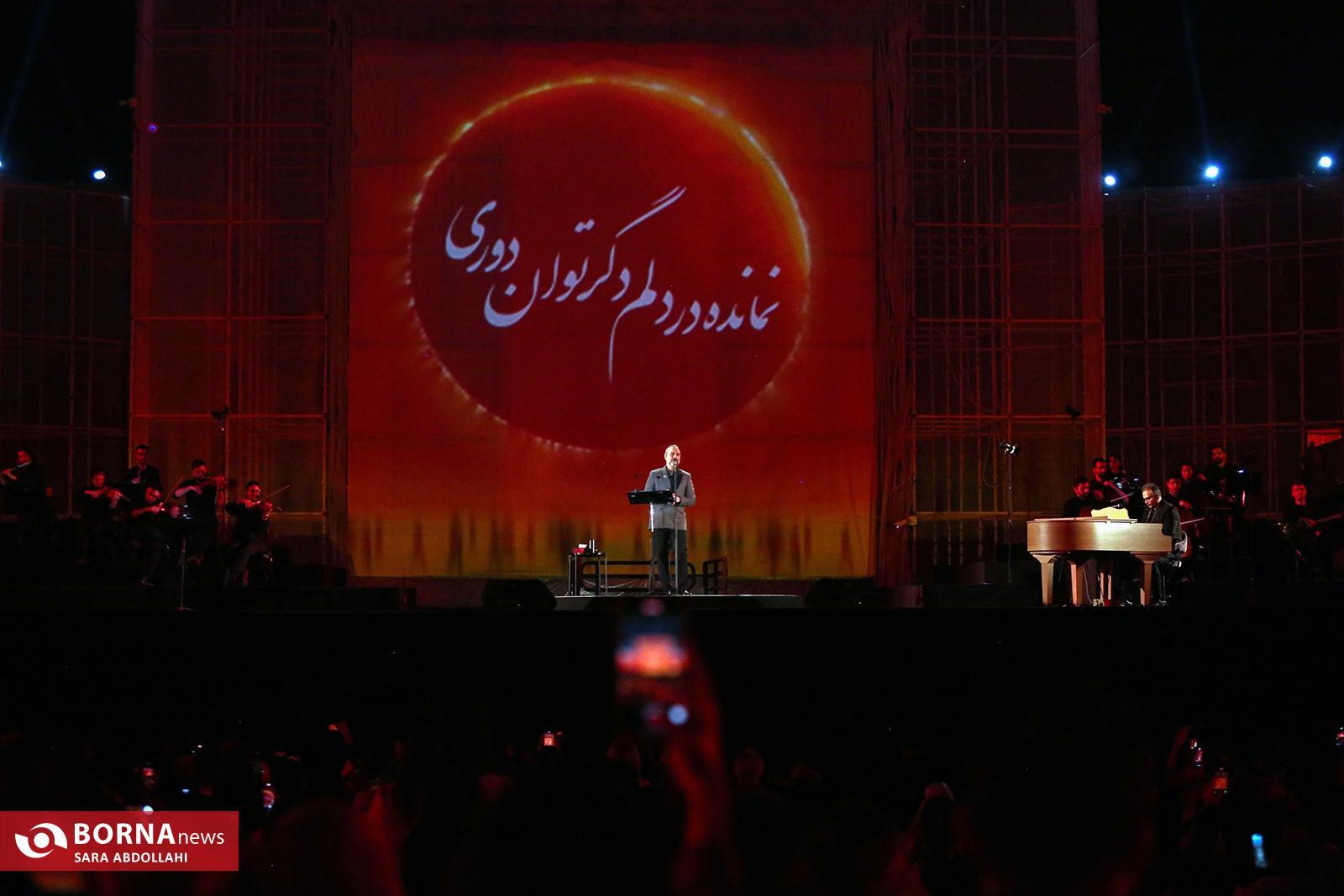 وقتی بازار؛ آواز را کوک میکند؛ اجرای قربانی در دوگانه هنر و سود/ کنسرتی با بلیت یک میلیونی و صدایی که کوک نبودصدای قربانی به قیمت بلیت نرسید وقتی بازار؛ آواز را کوک میکند؛ اجرای قربانی در دوگانه هنر و سود/ کنسرتی با بلیت یک میلیونی و صدایی که کوک نبودصدای قربانی به قیمت بلیت نرسید