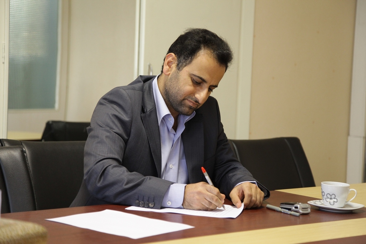 هشدار رئیس کمیته تدوین و تطبیق مقررات فدراسیون فوتبال به سازمان لیگ: در مراجع حقوقی و رکن قضایی فدراسیون اعلام تخلف خواهم کرد/این سند ناشیانه بااستفاده از گوگل ترنسلیت تنظیم شده است