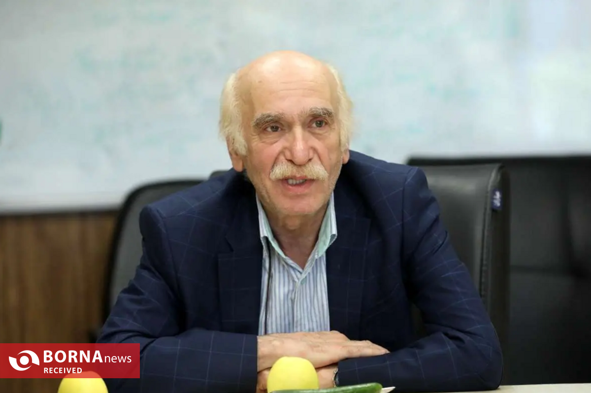 بازار  موسیقی امروز در اختیار فریادهاست نه نجواهای خردمندانه/ کسی از خواننده‌ها نمی‌پرسد چرا خارج می‌خوانند!