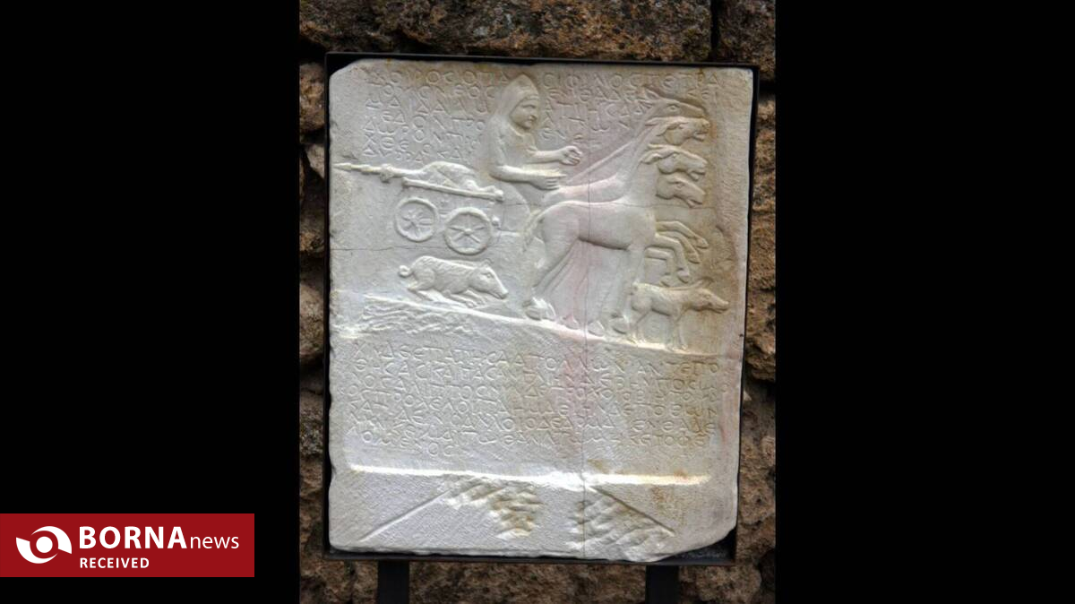 قصیده‌ای بر سنگ؛ یادبود برای خوکی که در جاده‌های باستانی رفت