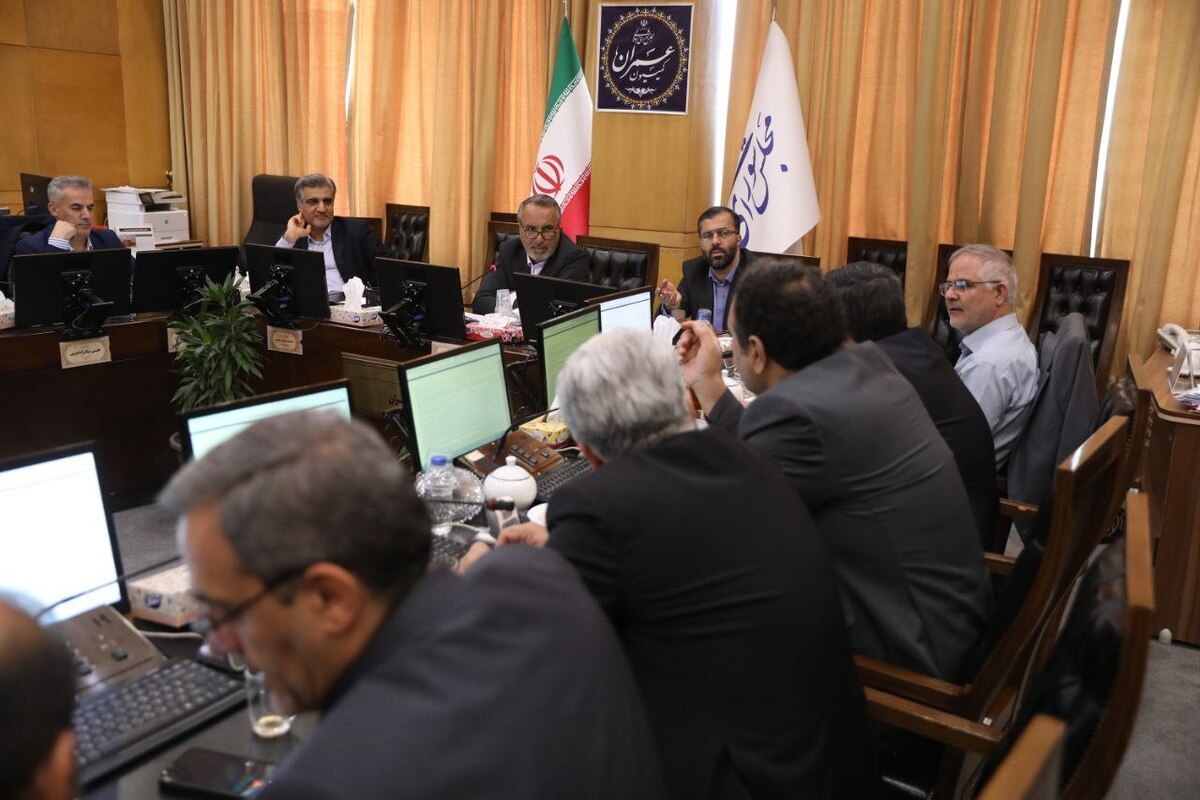 ورود جدی مجلس به مشکلات کامیونداران؛ تصمیمات مهم برای حل مسائل بیمه، کرایه و سوخت