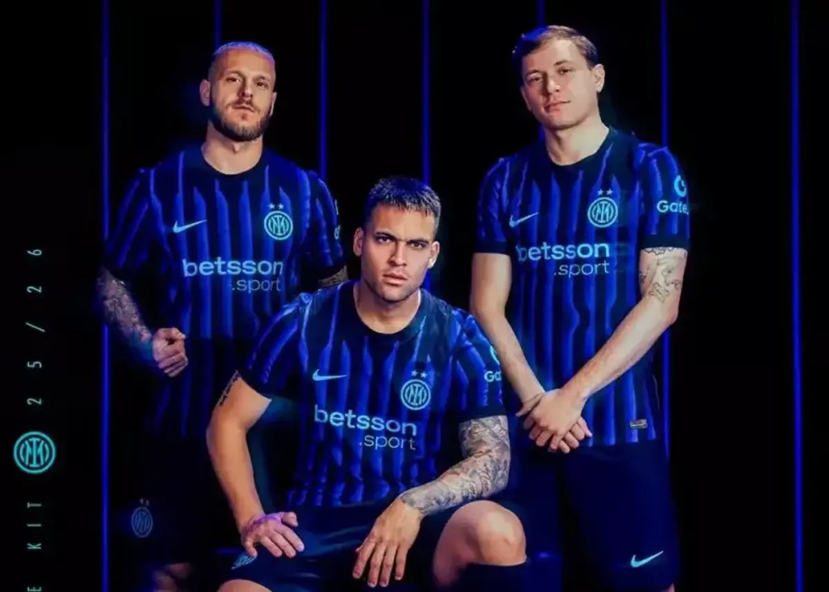 رونمایی از لباس اول اینتر برای فصل آینده