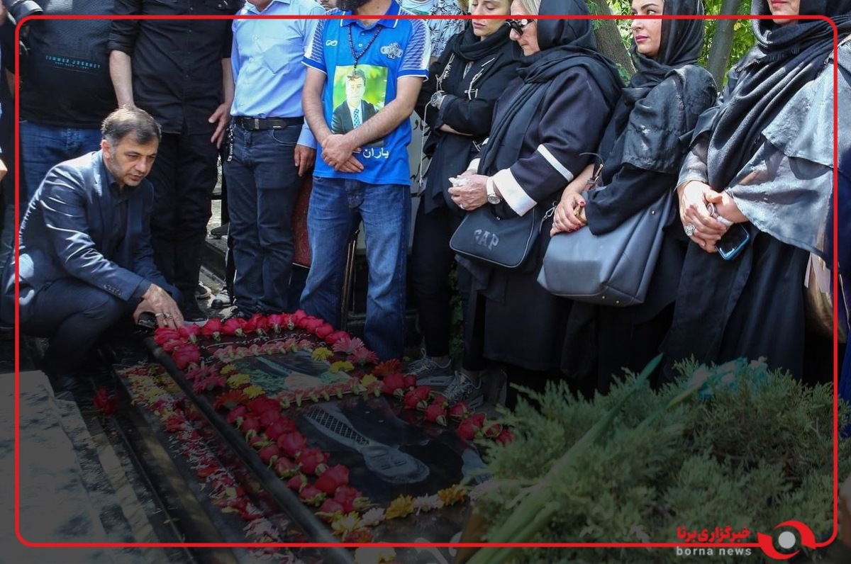 پیشکسوتان استقلال قبل از تمرین هفتگی خود در ورزشگاه فکوری، به مناسبت سالگرد درگذشت ناصر حجازی، برای این اسطوره باشگاه استقلال مراسمی کوچک برگزار کردند