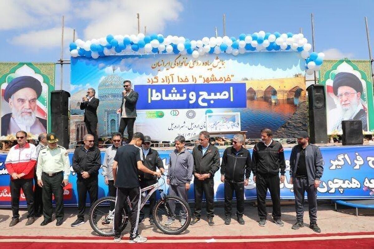 برگزاری همایش پیاده‌روی خانوادگی با حضور ۴۰ هزار نفری مردم اردبیل