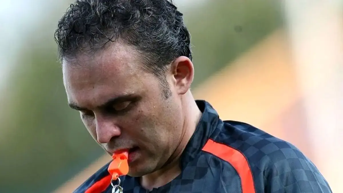 مظفری: VAR به فوتبال هیچ کمکی نکرد/ داوران زمان ما از خود بازی‌ها بزرگتر بودند+فیلم