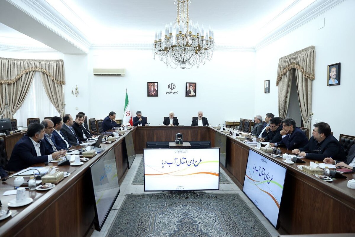 عارف: اجرای طرح‌های پنجگانه انتقال آب دریا نه یک انتخاب بلکه الزامی برای کشور است