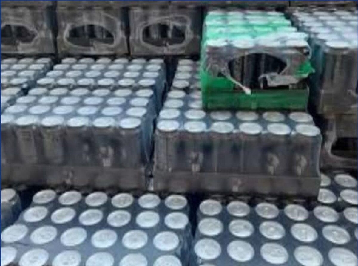 کشف بیش از  ۲ هزار  نوشابه انرژي فاقد مجوز در بروجرد