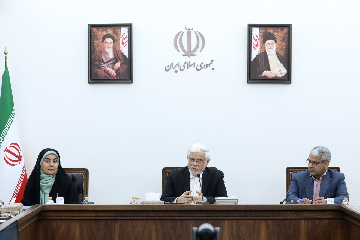 عارف: تکمیل، ساخت و توسعه طرح‌های کریدوری منافع بزرگی برای کشور دارد