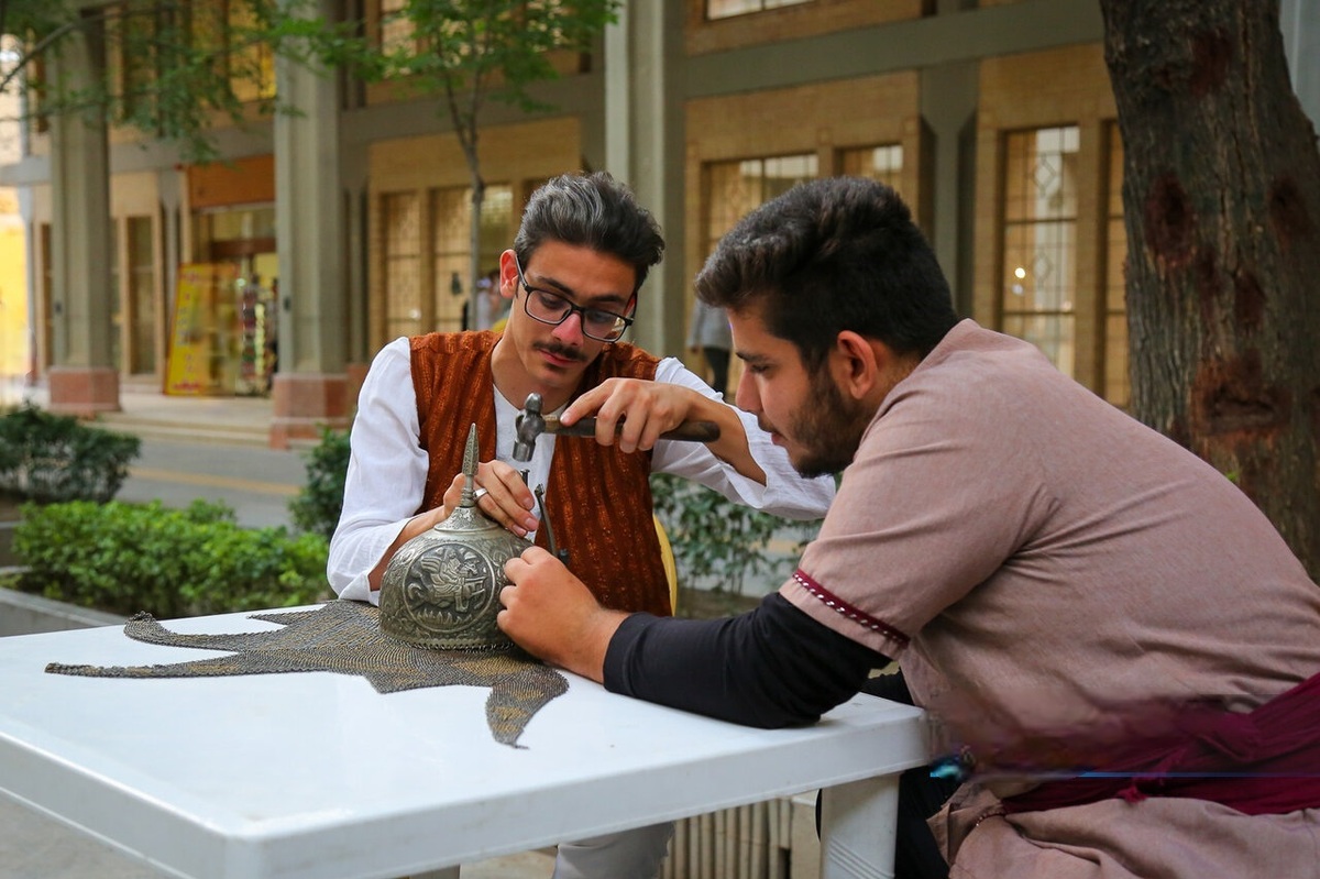 افتتاح «گذر صنایع دستی اصفهان» در پارک شهید رجایی