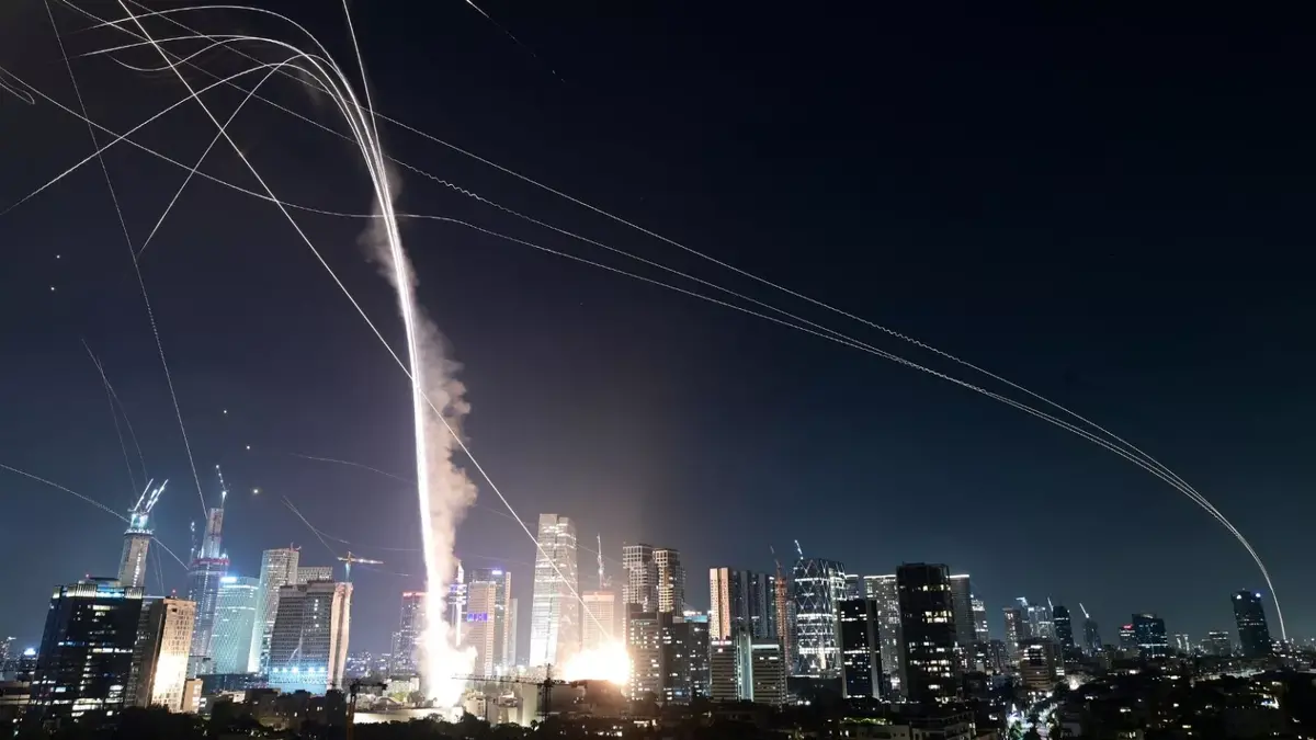 اصابت موشک های ایران به عمق تل آویو