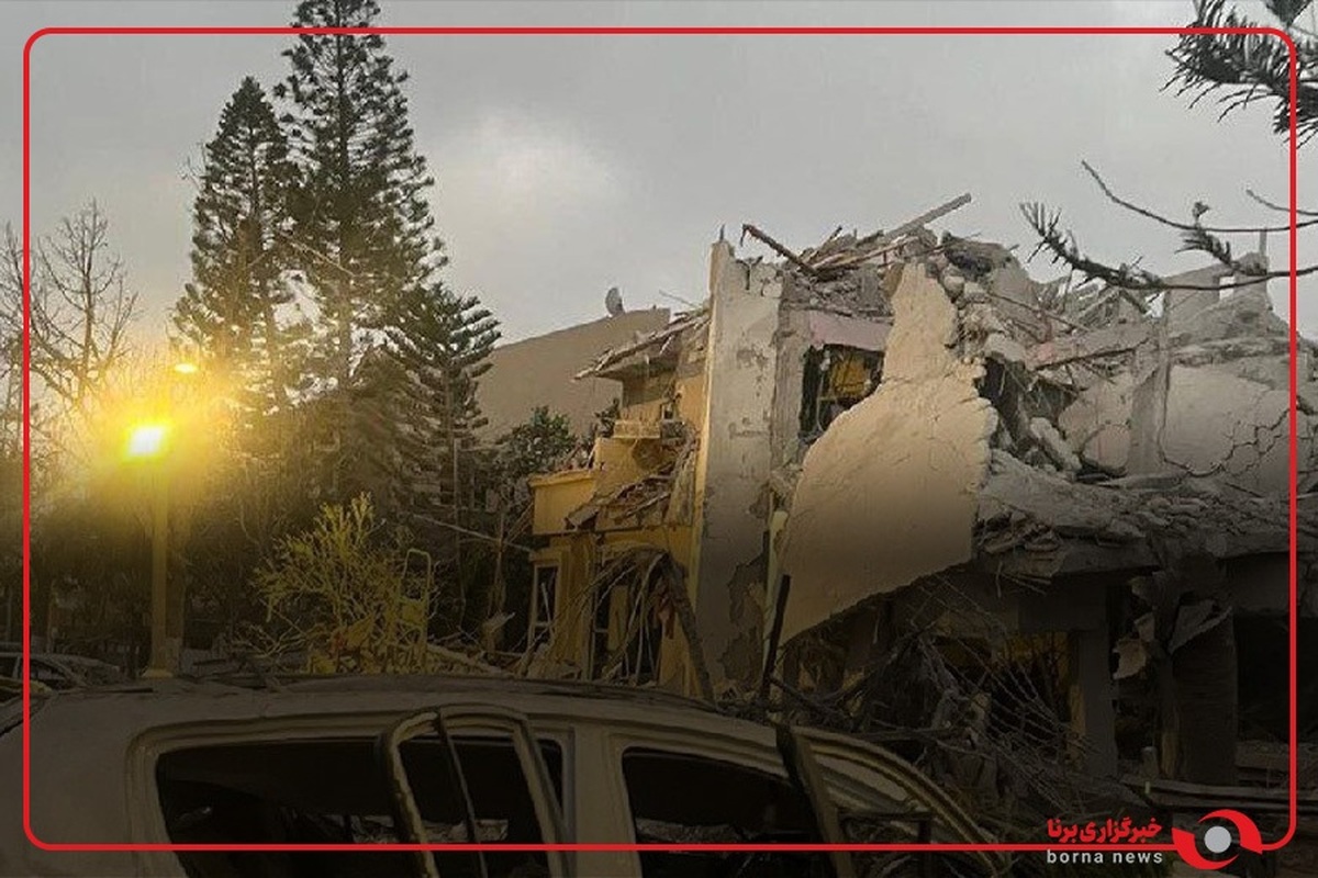 ساختمان بورس اسرائیل در شرق تل‌آویو هدف حمله موشکی ایران قرار گرفت