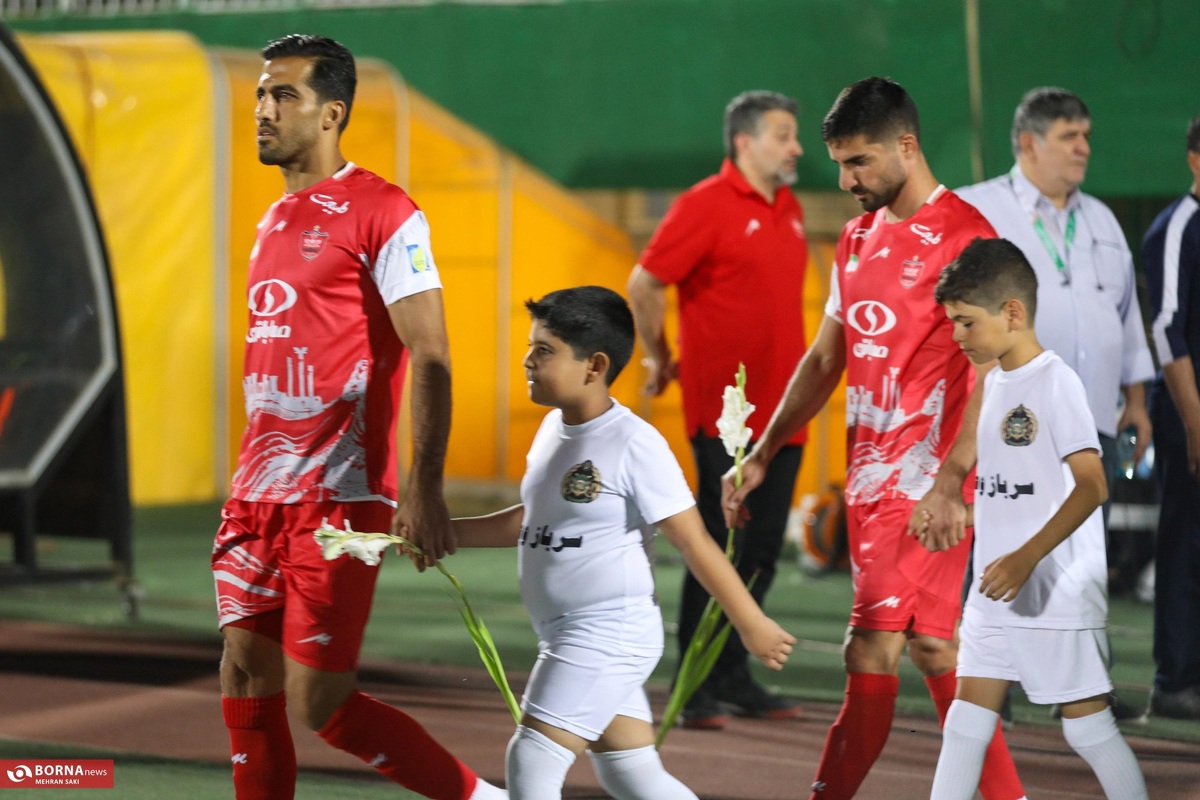 واکنش میهن دوستانه یک چهره پرسپولیسی به خاک ایران!+ عکس