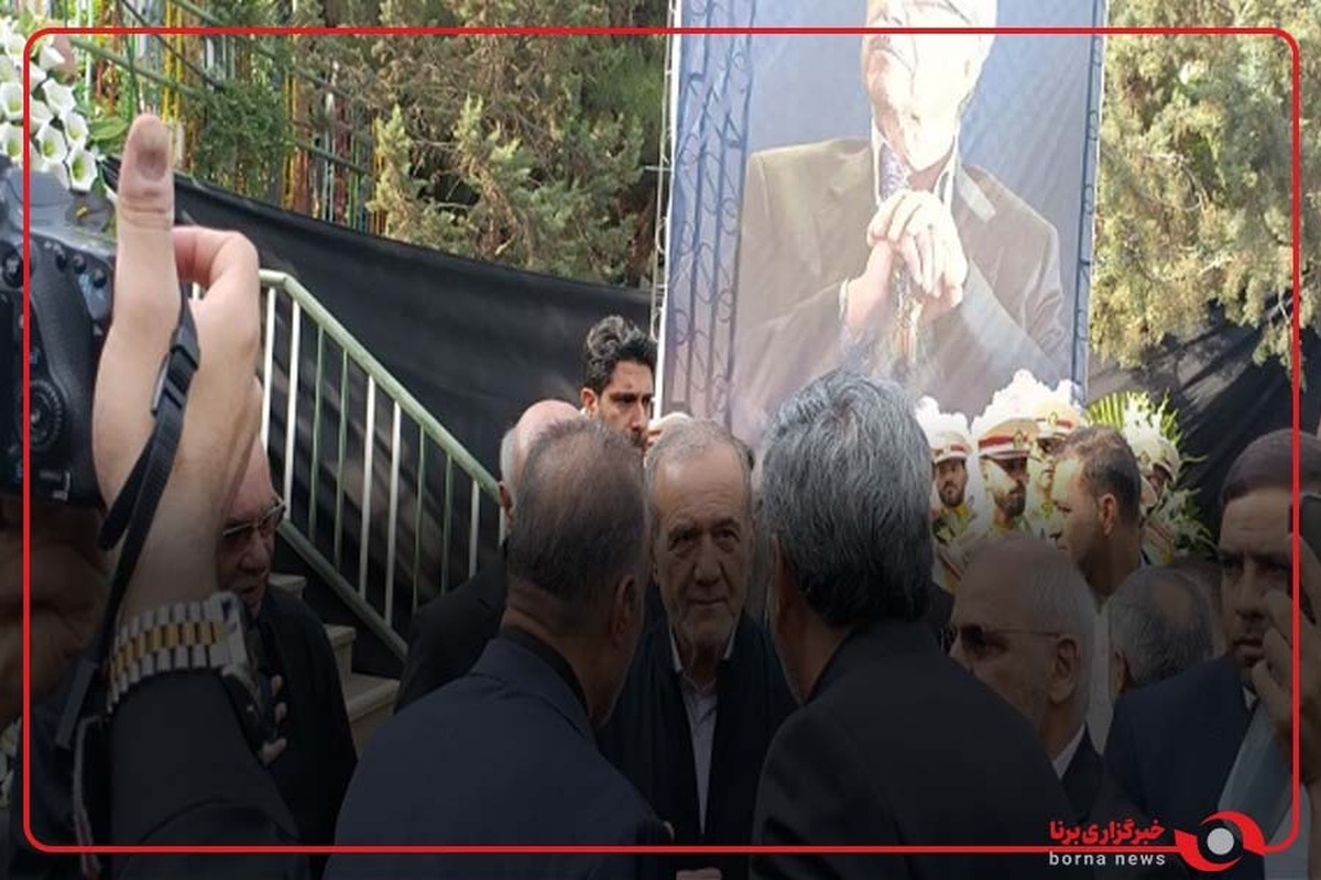 حضور سرزده رئیس‌جمهور در مراسم تشییع خیر مدرسه‌ساز