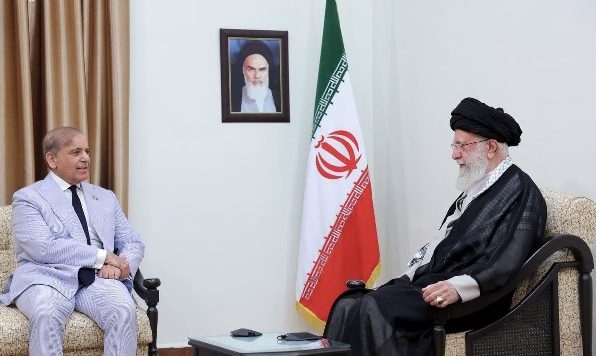 نخست وزیر پاکستان با رهبر انقلاب دیدار کرد