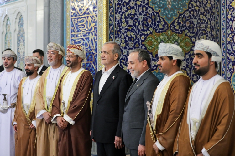 سفری به رسم قدردانی / همسایه ای با سفری به رسم قدردانی / همسایه ای با