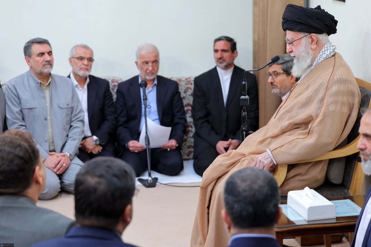 ایران فقط تهران نیست/ عزم جدی دولت برای افزایش اختیارات استانداران ایران فقط تهران نیست/ عزم جدی دولت برای افزایش اختیارات استانداران