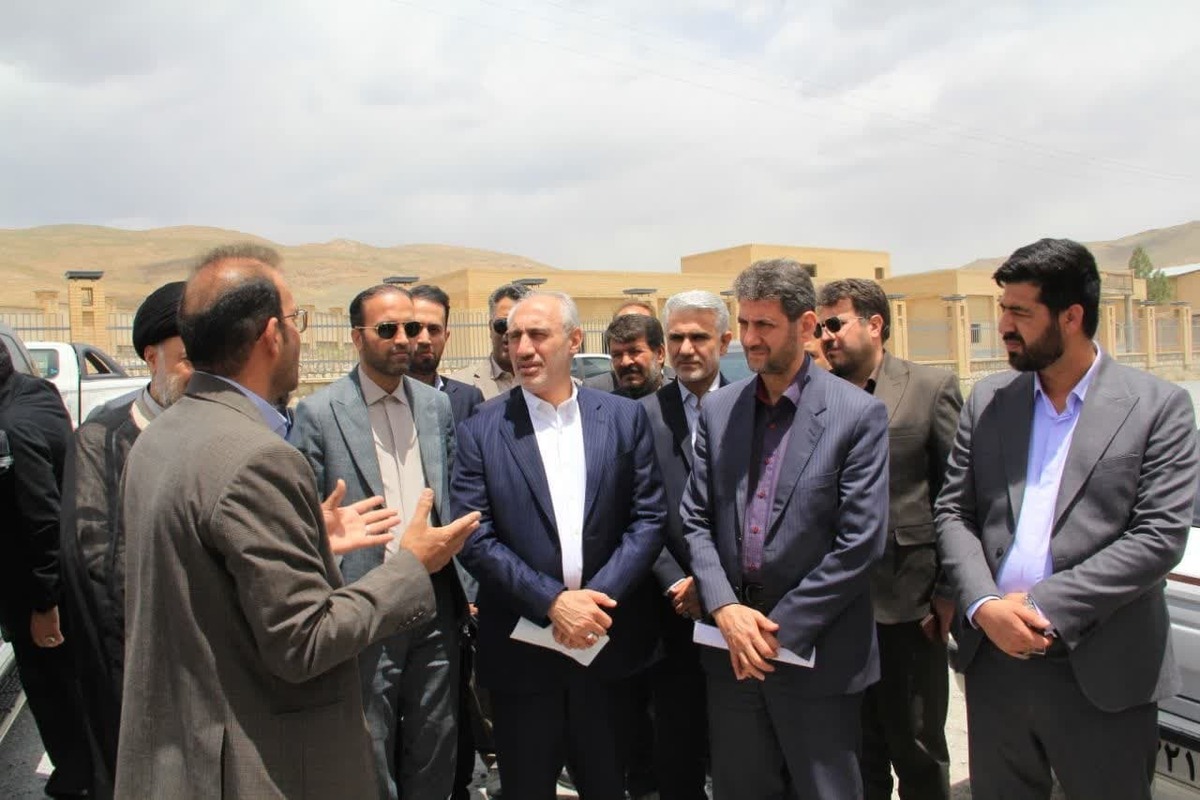 بازدید معاون رئیس‌جمهور و رئیس سازمان برنامه و بودجه کشور از پروژه‌های عمرانی، درمان و فرهنگی فریدن