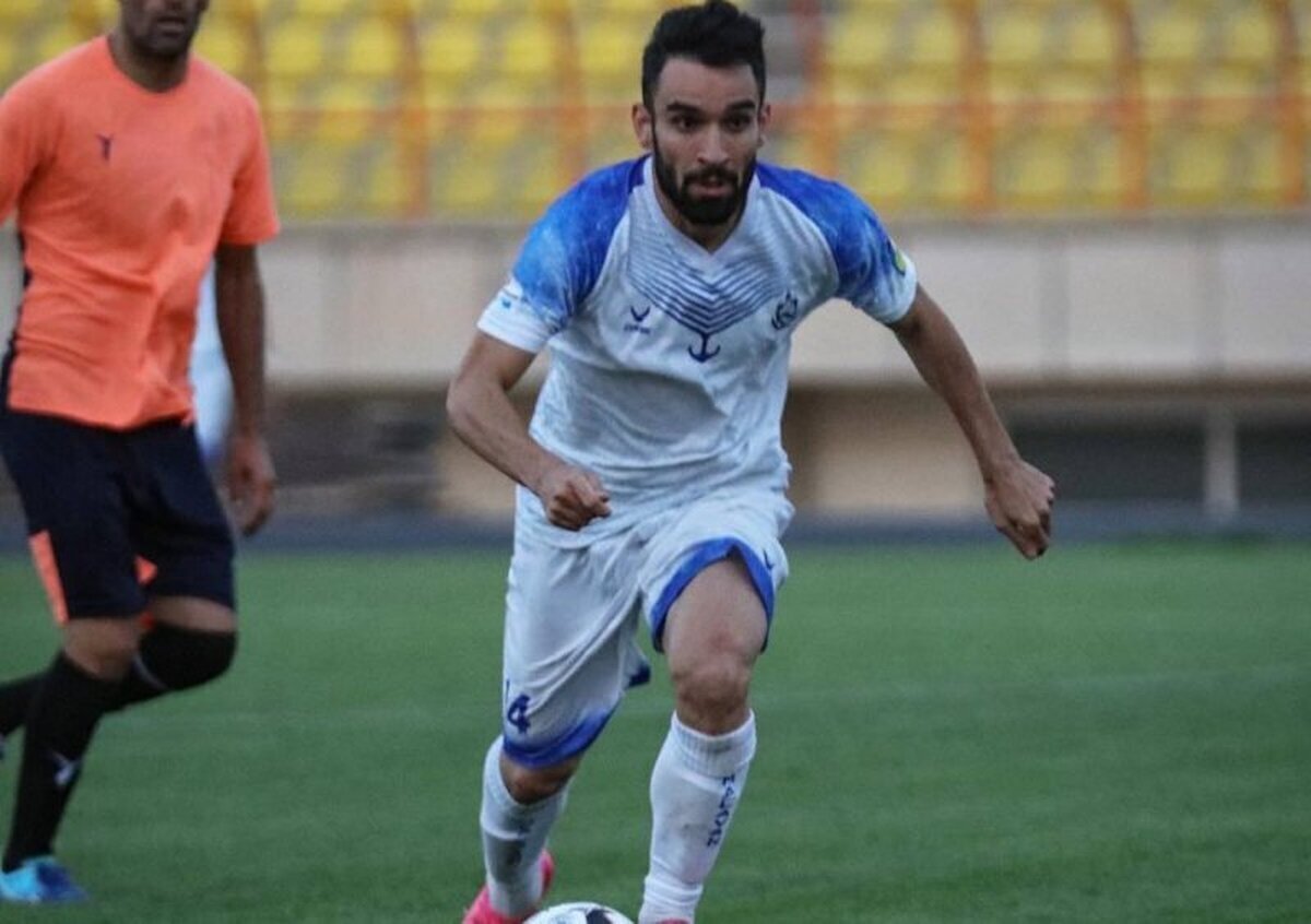 واکنش طعنه‌آمیز بازیکن ملوان به قهرمانی استقلال + عکس 