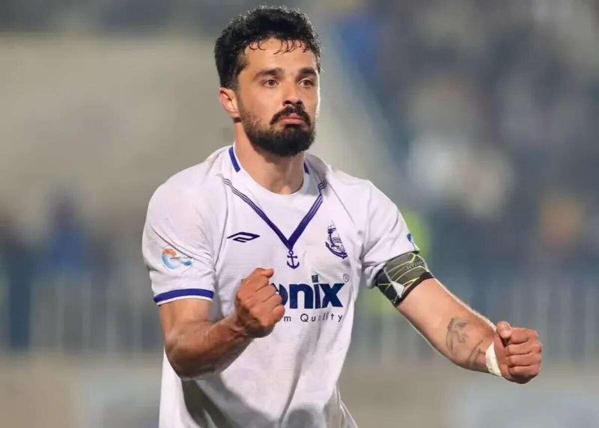 حمله بازیکن استقلالی ملوان به داور فینال جام حذفی + عکس