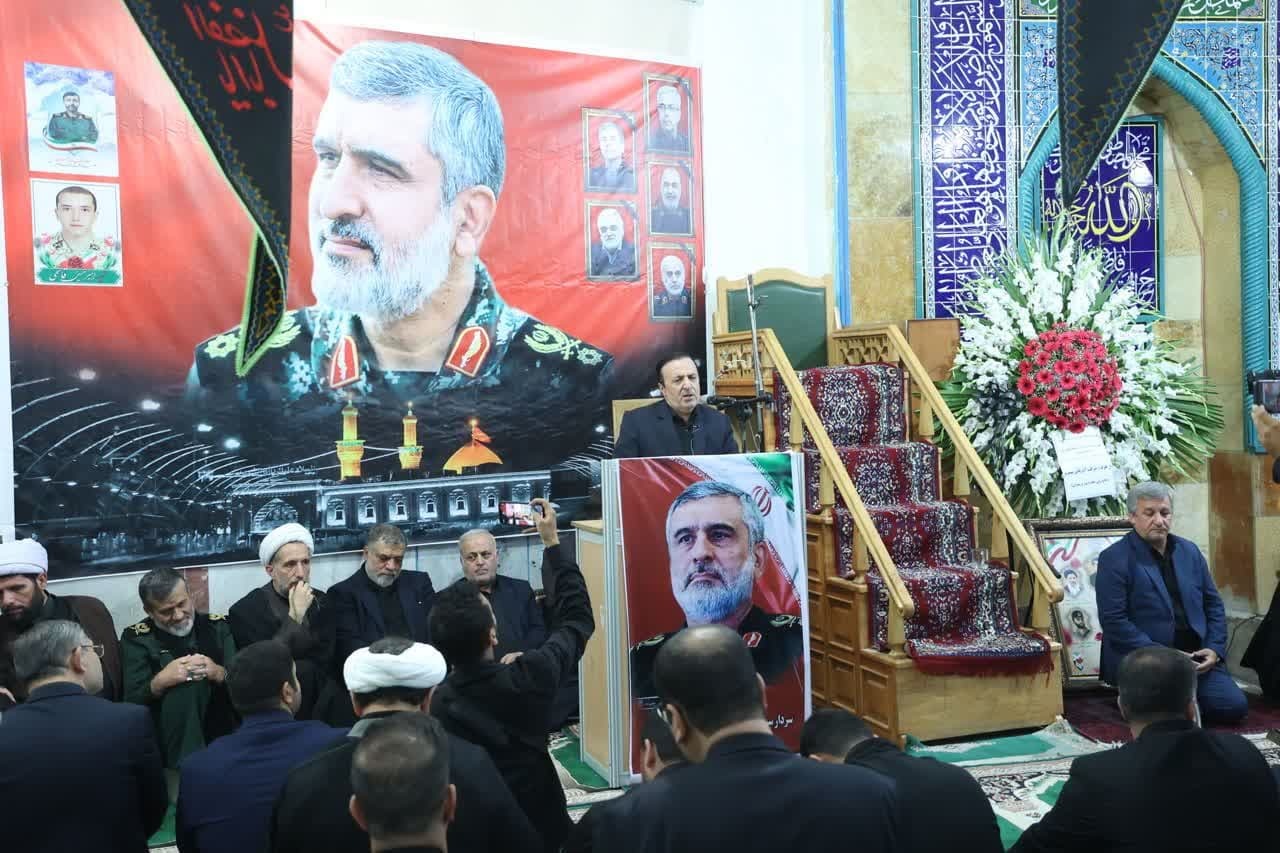 شهید حاجی زاده از مفاخر بزرگ ایران اسلامی است شهید حاجی زاده از مفاخر بزرگ ایران اسلامی است