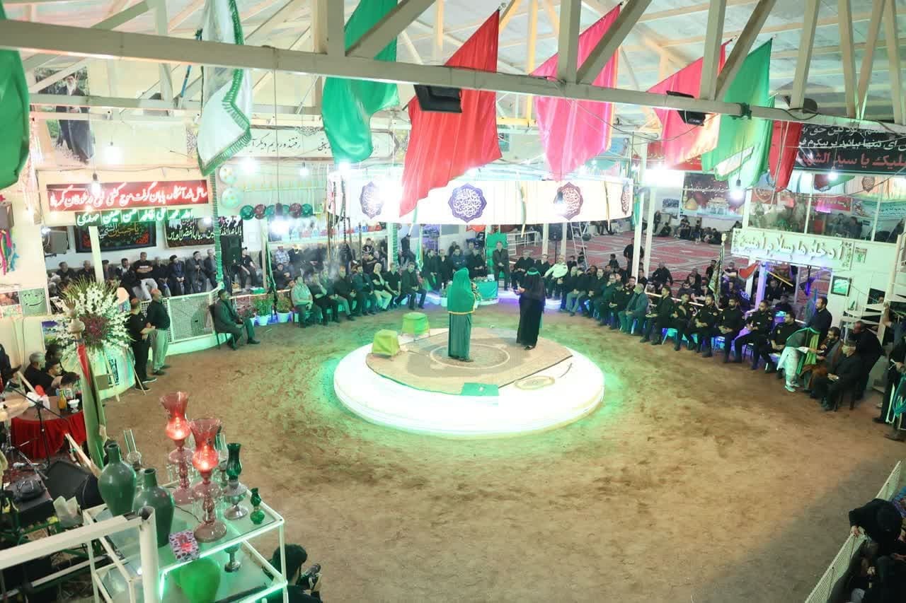 حضور استاندار قزوین در مراسم تعزیهخوانی سیدالشهدا(ع) در حسینیه بیتالفاطمه روستای بکندی حضور استاندار قزوین در مراسم تعزیهخوانی سیدالشهدا(ع) در حسینیه بیتالفاطمه روستای بکندی