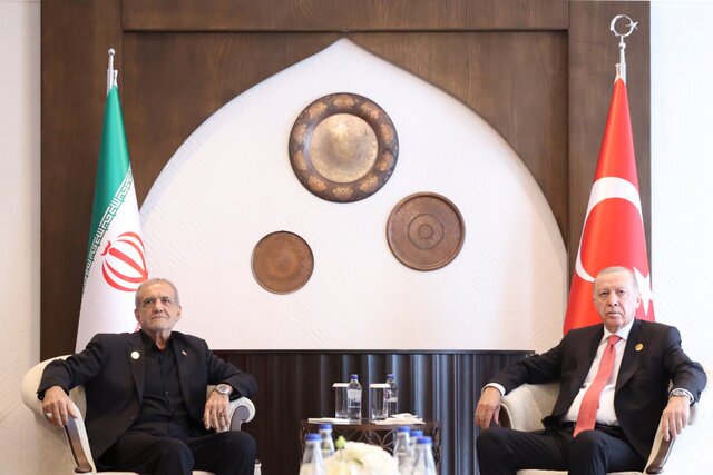 خانکندی؛ نخستین مقصد پزشکیان بعد از جنگ ۱۲روزه/ دیدارها و رایزنی های دیپلماتیک دولت چهاردهم خانکندی؛ نخستین مقصد پزشکیان بعد از جنگ ۱۲روزه/ دیدارها و رایزنی های دیپلماتیک دولت چهاردهم