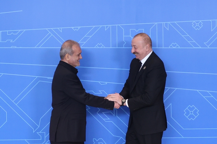 خانکندی؛ نخستین مقصد پزشکیان بعد از جنگ ۱۲روزه/ دیدارها و رایزنی های دیپلماتیک دولت چهاردهم خانکندی؛ نخستین مقصد پزشکیان بعد از جنگ ۱۲روزه/ دیدارها و رایزنی های دیپلماتیک دولت چهاردهم