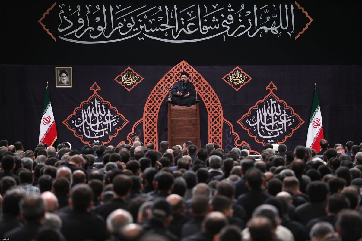 مراسم عزاداری شب تاسوعای حسینی‌ در حسینیه امام خمینی (ره) برگزار شد