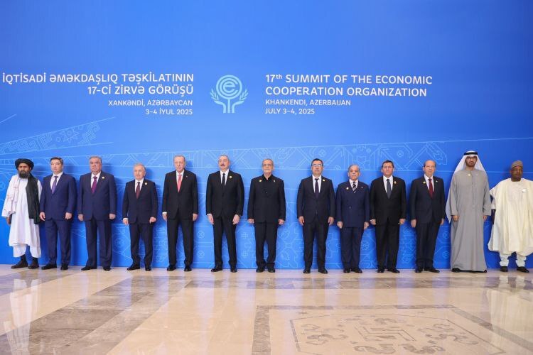 از دیپلماسی دفاعی تا پیشنهادات اقتصادی/ پیام چندلایه ایران در اجلاس اکو از دیپلماسی دفاعی تا پیشنهادات اقتصادی/ پیام چندلایه ایران در اجلاس اکو