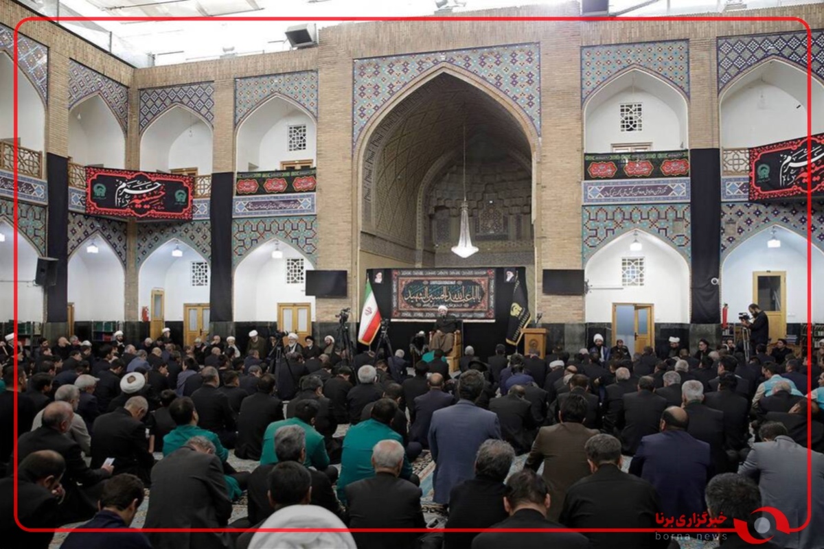 عزاداری زائران در روز تاسوعای حسینی در حرم مطهر رضوی