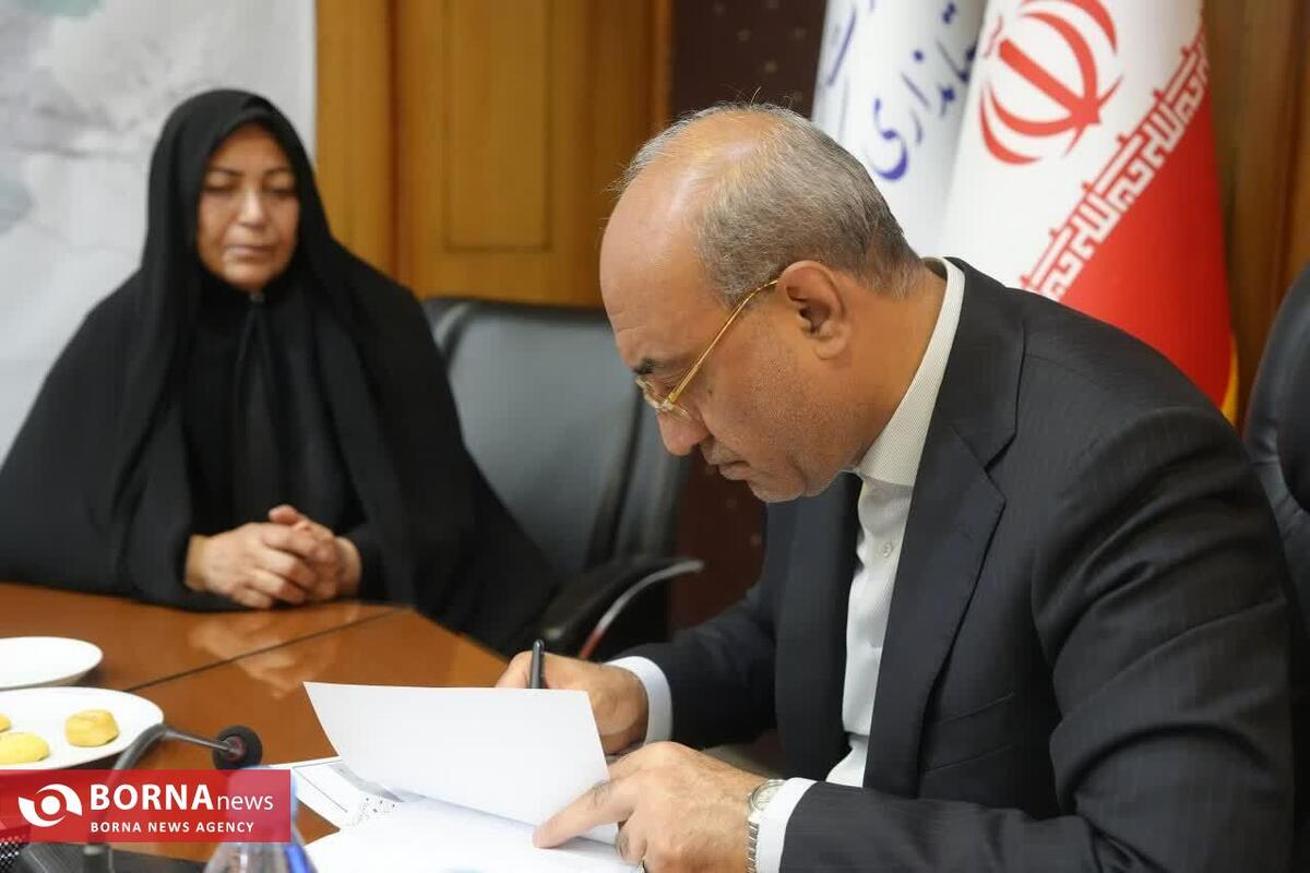 استاندار کرمانشاه: در کنار مردم بودن، رسالت اصلی مسئولان است