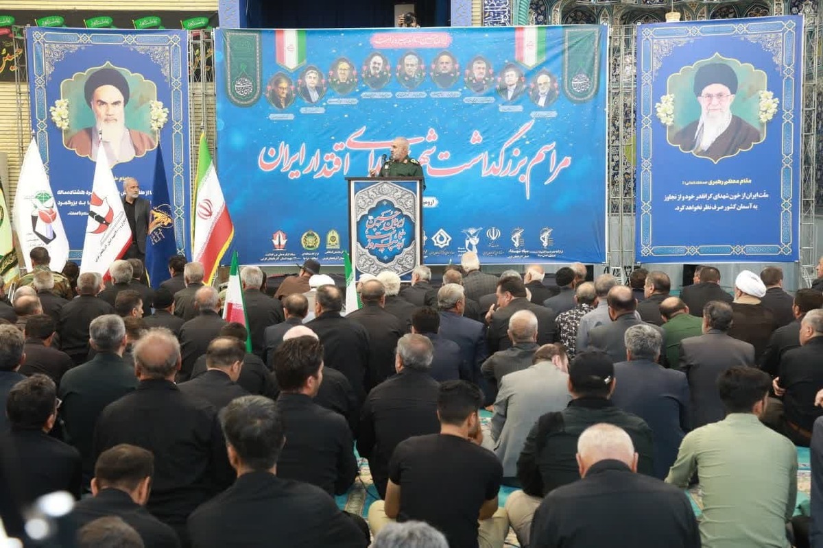 فرمانده قرارگاه حمزه سیدالشهدا (ع): دشمن در برابر ملت ایران سر تسلیم فرود آورد/ همدلی، رمز موفقیت ما در برابر دشمنان