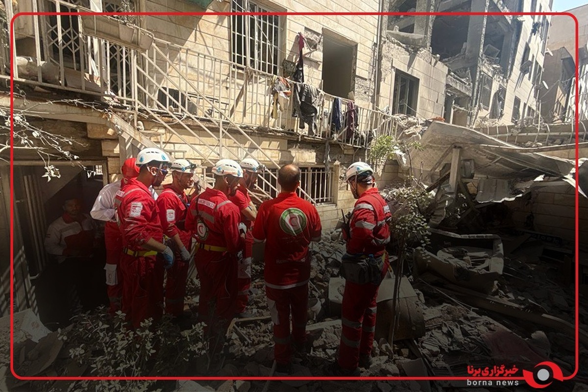 تداوم عملیات نیروهای امدادی هلال احمر در پی حملات رژیم صهیونیستی در تهران