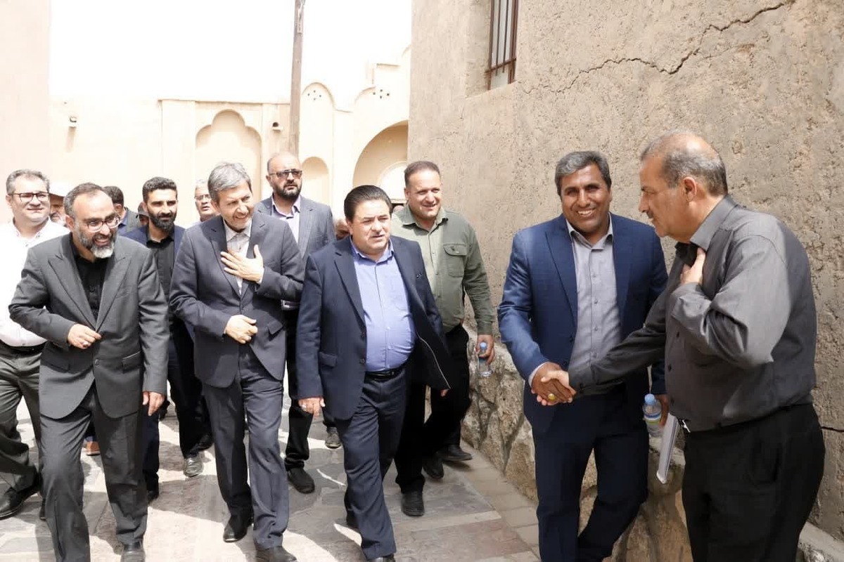 بازدید میدانی استاندار اصفهان از روستای تاریخی قهی شهرستان هرند/تخصیص اعتبار ویژه برای آبرسانی، فاضلاب و مرمت آثار تاریخی شهرستان هرند