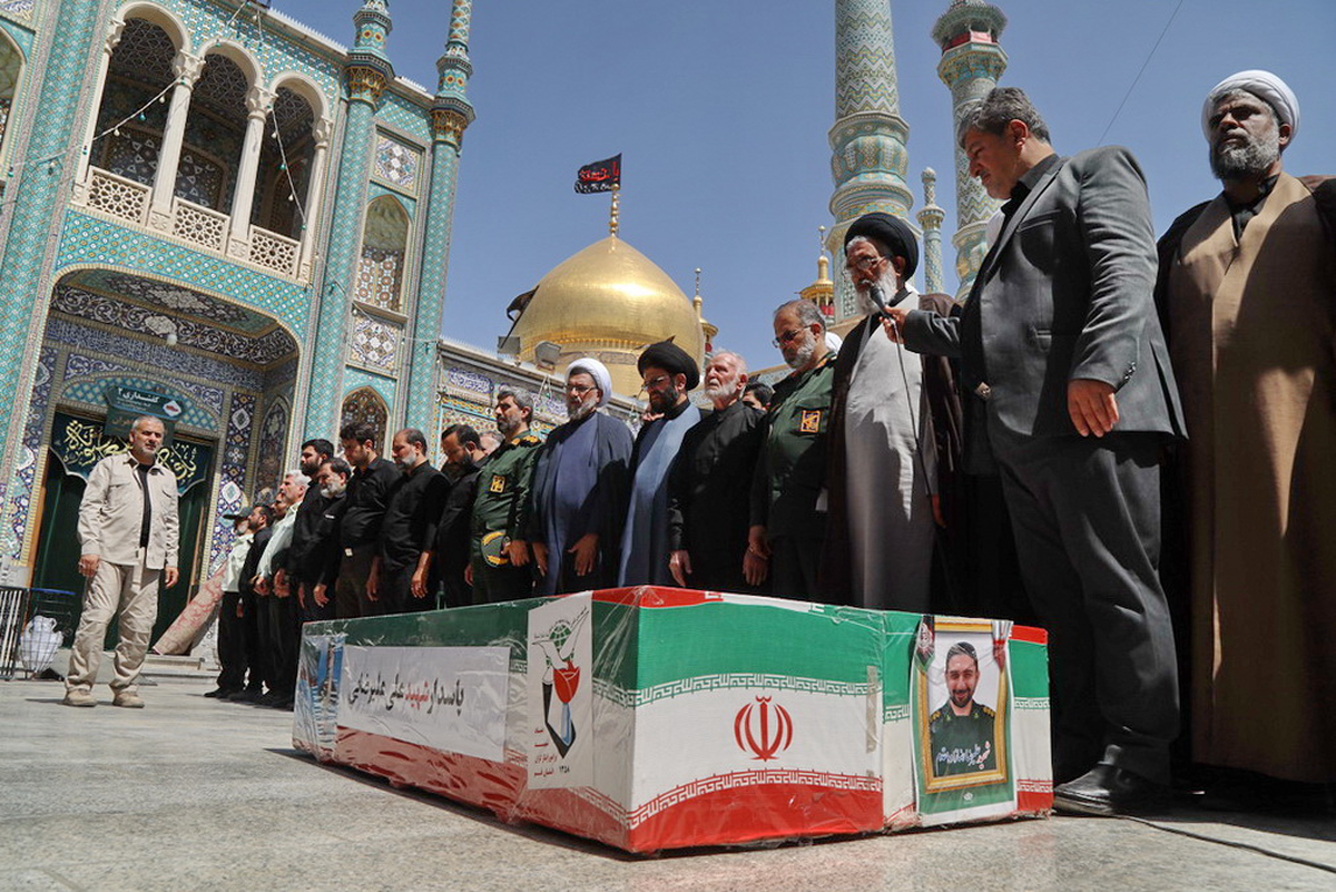 تشییع پیکر دو شهید تجاوز رژیم صهیونیستی در قم