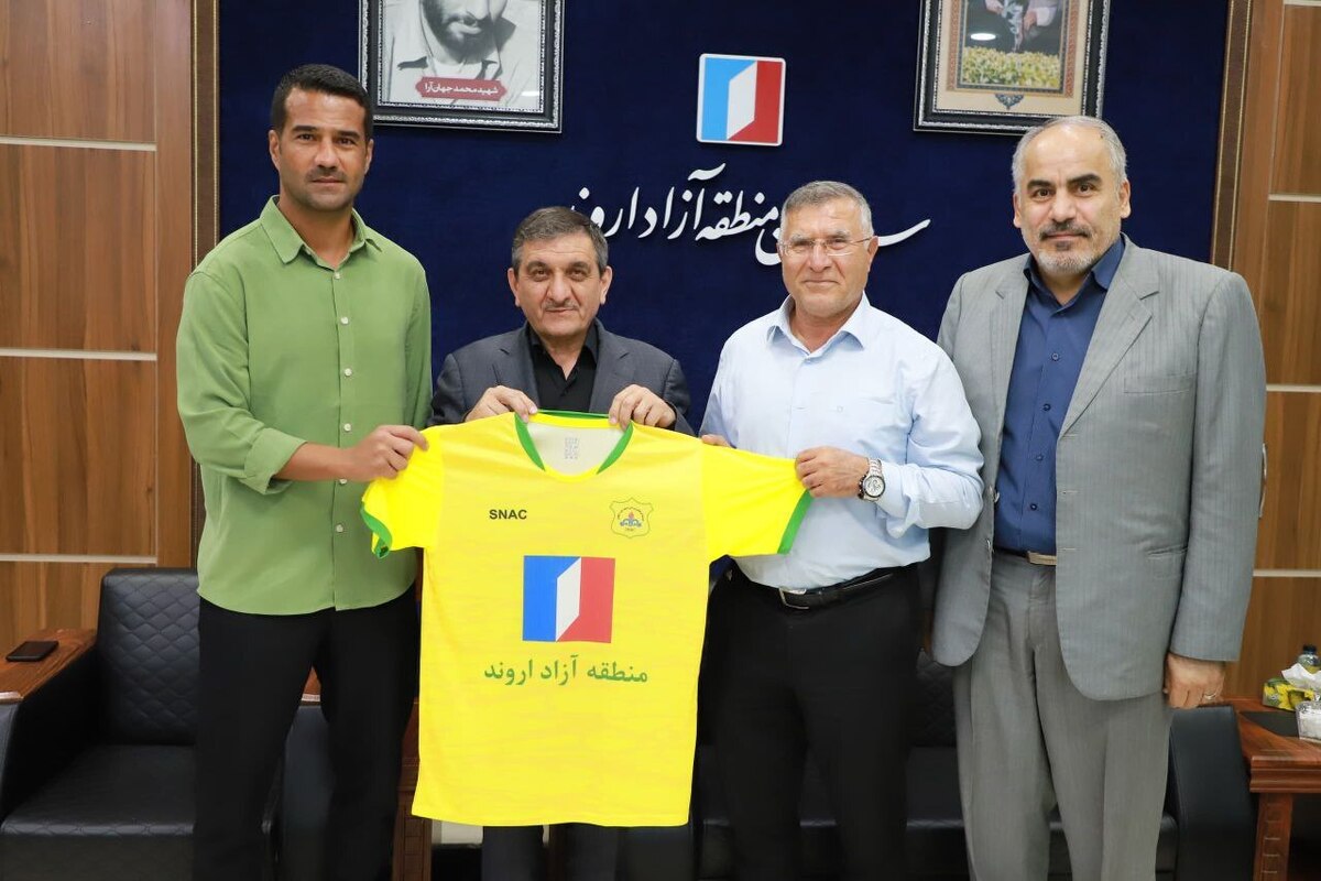 مصطفی خانزادی: تیم فوتبال صنعت نفت میراث فرهنگی و هویتی مردم آبادان است