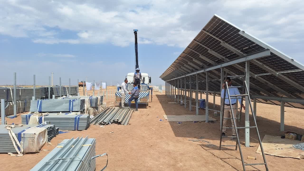 معاون وزیر از نیروگاه خورشیدی در دست ساخت در پاپلی بویین زهرا بازدید کرد