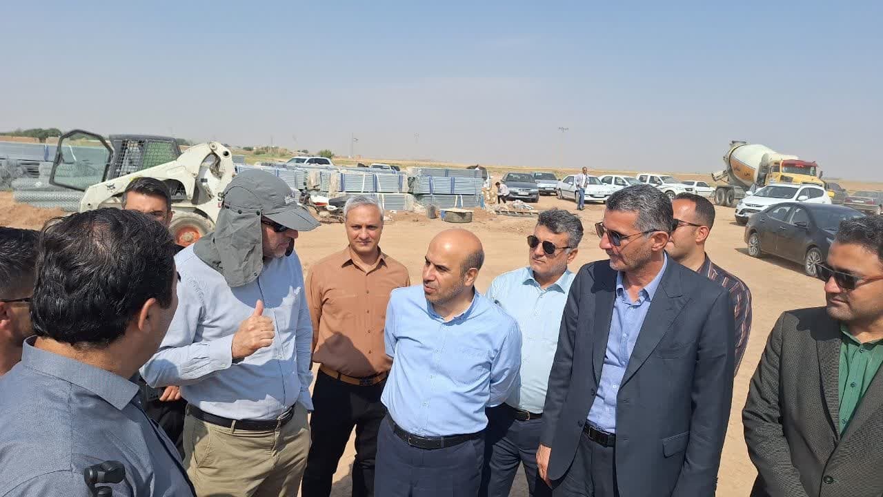 معاون وزیر از نیروگاه خورشیدی در دست ساخت در پاپلی بویین زهرا بازدید کرد