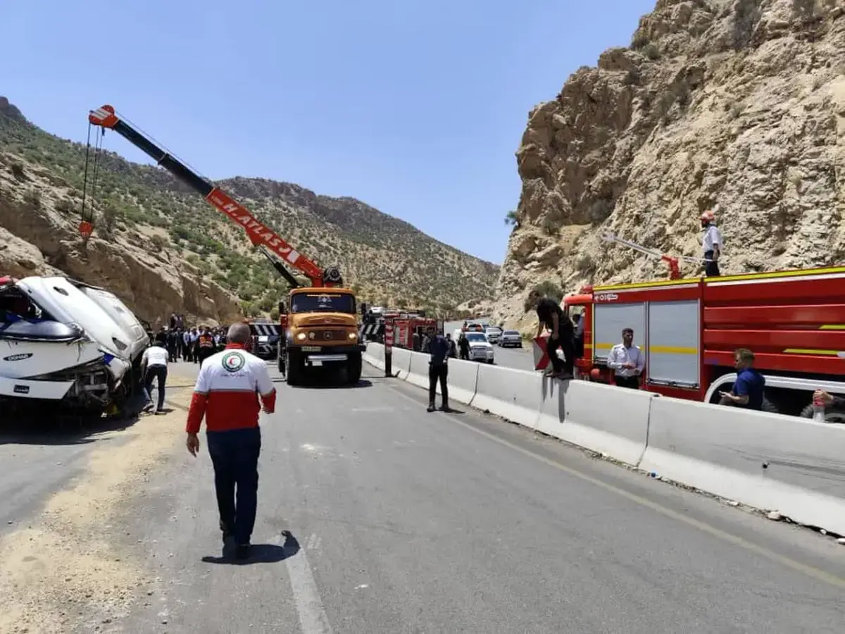 گزارش سخنگوی دولت از عملکرد اورژانس در حادثه واژگونی اتوبوس در استان فارس