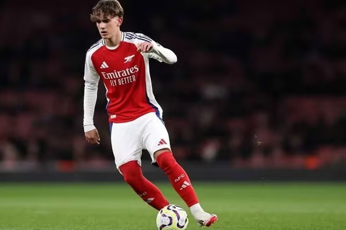 حضور دو بازیکن ۱۵ ساله در لیست آرسنال