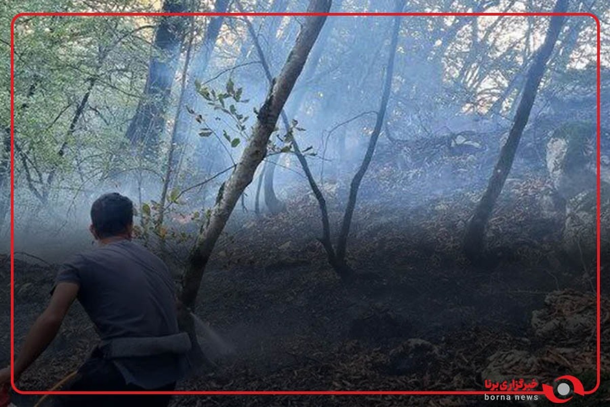 حضور بالگرد جمعیت هلال احمر برای اطفاء حریق بخش های از جنگل ابر در شهرستان شاهرود