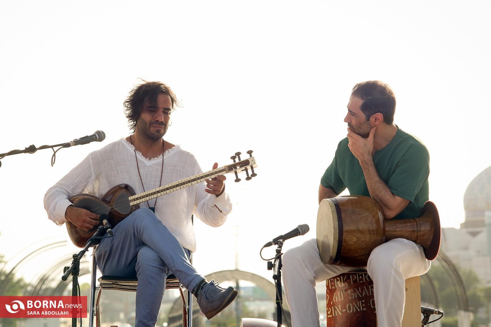 ۱۲ روز آتش، ۱۲ روز آواز؛ وقتی هنر سنگر شد/ فرهنگ و هنر در خط مقدم؛ ۱۲ روز روایتِ ایستادگی ۱۲ روز آتش، ۱۲ روز آواز؛ وقتی هنر سنگر شد/ فرهنگ و هنر در خط مقدم؛ ۱۲ روز روایتِ ایستادگی