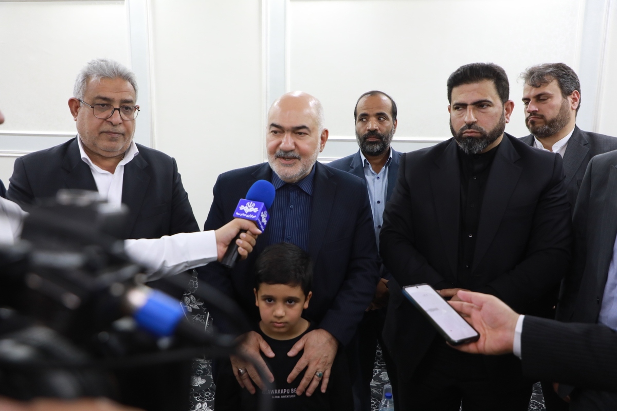 استاندار خوزستان: روحیه مقاومت و افتخار به شهدا نشانه امید و انگیزه قوی در جامعه است