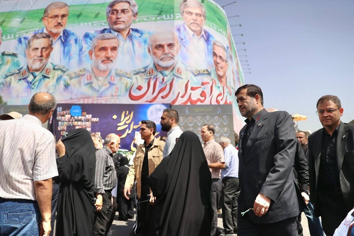 وداع ملت با قهرمانان وطن وداع ملت با قهرمانان وطن