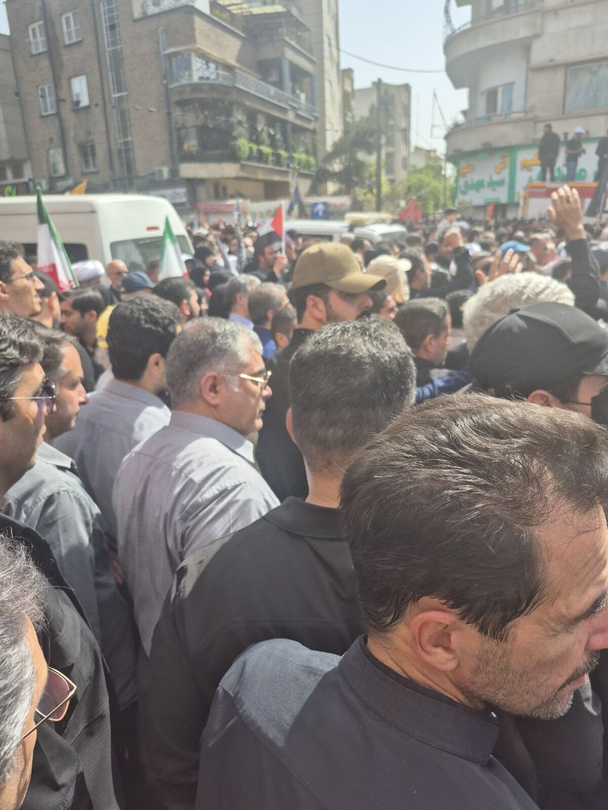 وداع ملت با قهرمانان وطن