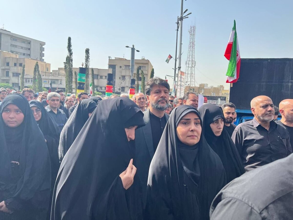 وداع ملت با قهرمانان وطن/همه آمدند