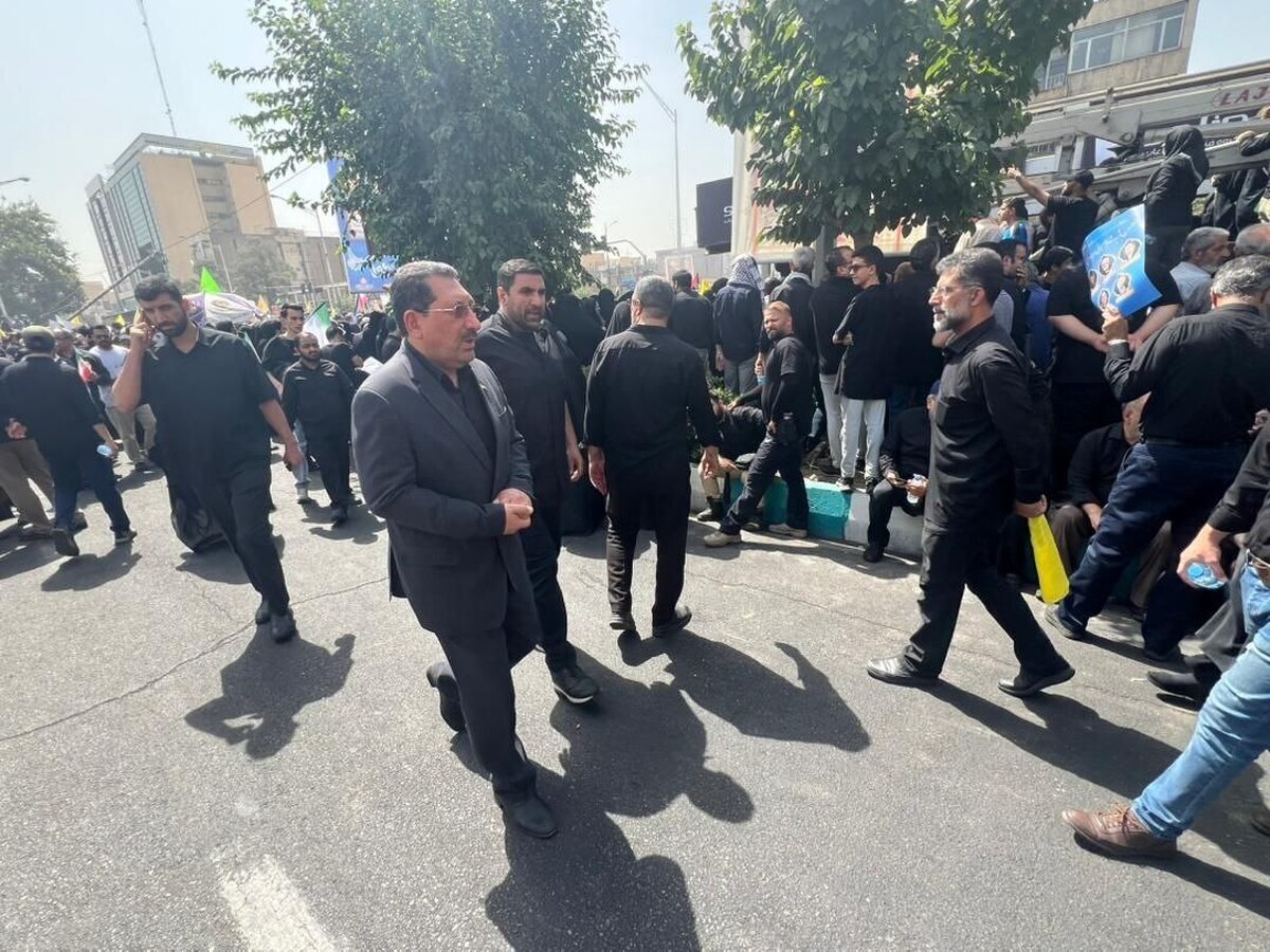 وداع ملت با قهرمانان وطن/همه آمدند