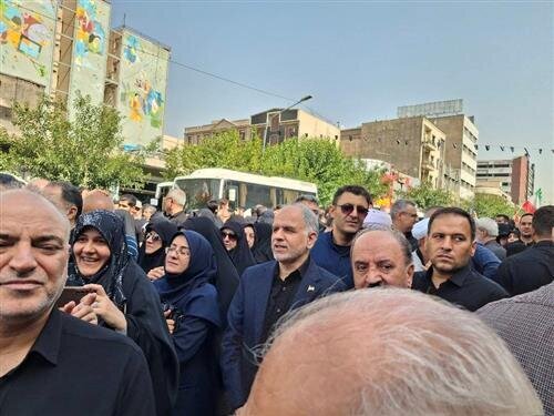 وداع ملت با قهرمانان وطن/همه آمدند وداع ملت با قهرمانان وطن/همه آمدند